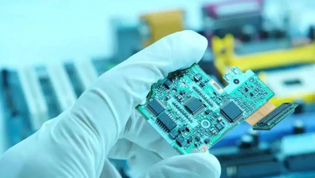 臺積電2nm芯片量產(chǎn) 領(lǐng)先中芯國際的技術(shù)差距與未來電子產(chǎn)品發(fā)展趨勢